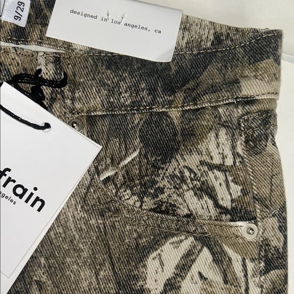 Women's Camouflage Wide Leg Jeans - Picture 4 of 8